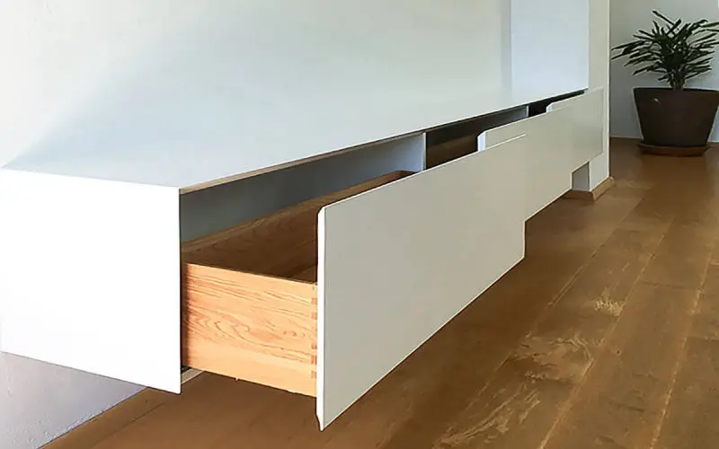 Weißes Sideboard nach Maß geöffnet, Möbel nach Maß München